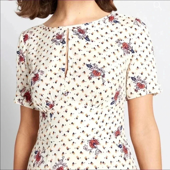 ModCloth The Keyhole Story A-Line Dress Size 4 - Picture 3 of 11
